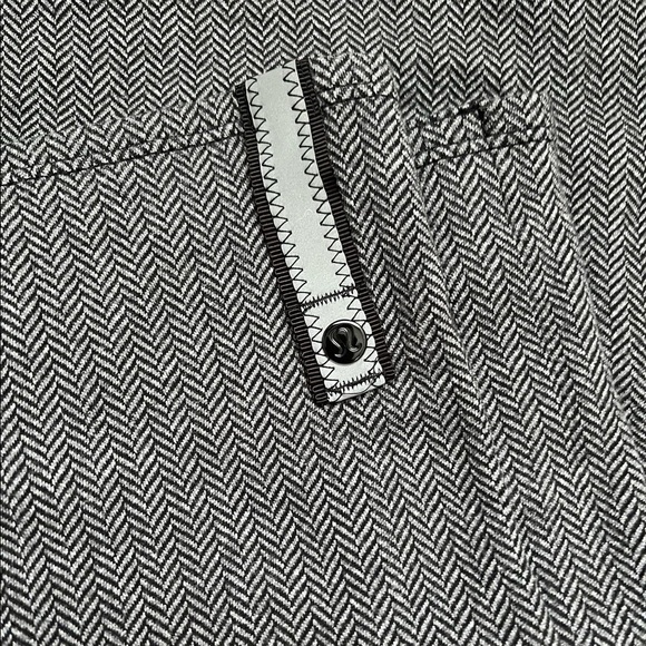 Lululemon Snap Scarf - Picture 3 of 3